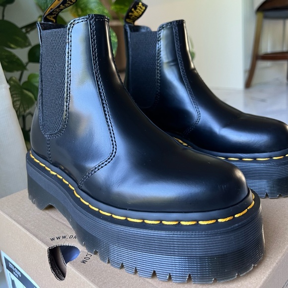 Doc Martens 2976 BEX Smooth Leather Chelsea Boots | Size 36 | Like New - Picture 2 of 10